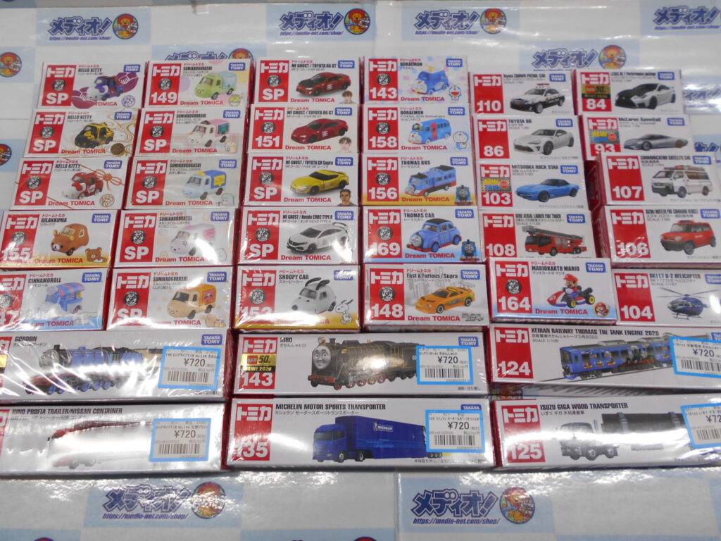 トミカ入荷いたしました。