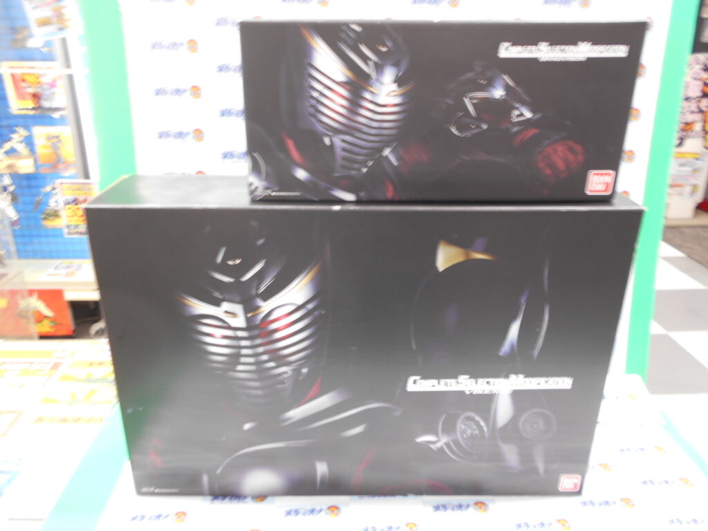 仮面ライダー龍騎関連のコンセレを買い取らせていただきました。