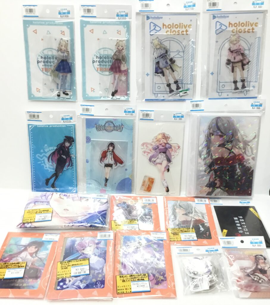 ホロライブ関連グッズ買取りました！！